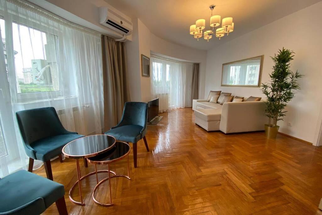 New Luxury Flat In Front Of The Parliament At Unirii Appartement Bucarest