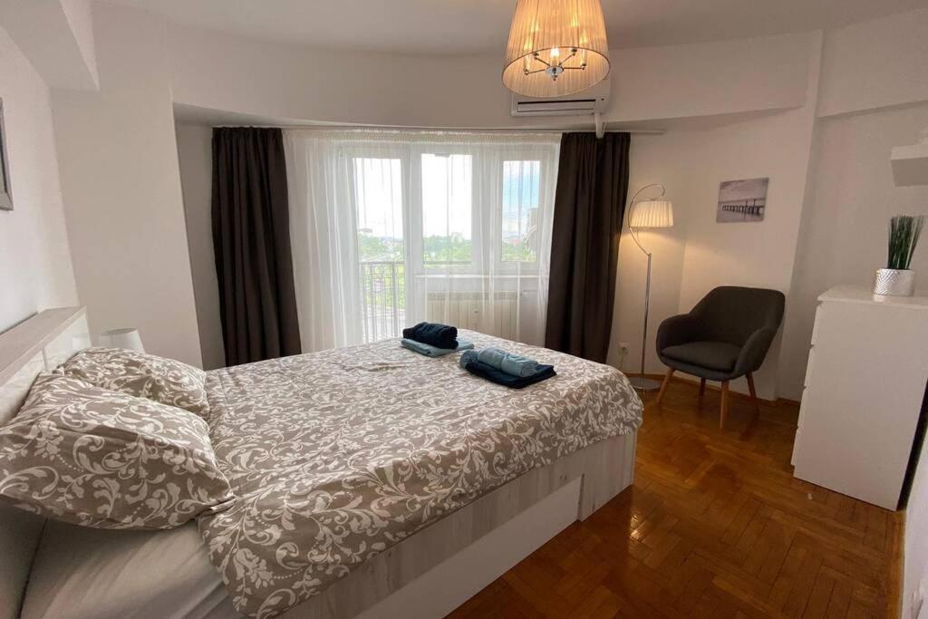 New Luxury Flat In Front Of The Parliament At Unirii Bucarest