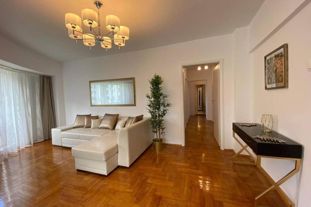 New Luxury Flat In Front Of The Parliament At Unirii Appartement Bucarest